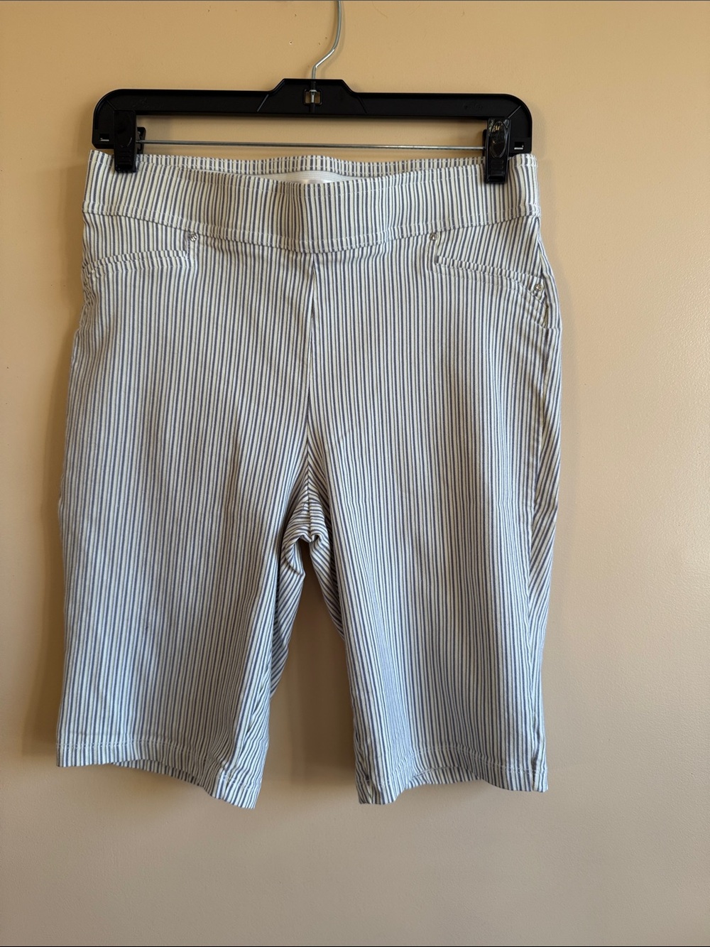 89th & Madison White and Blue Pinstripe Pull-On Bermuda Shorts